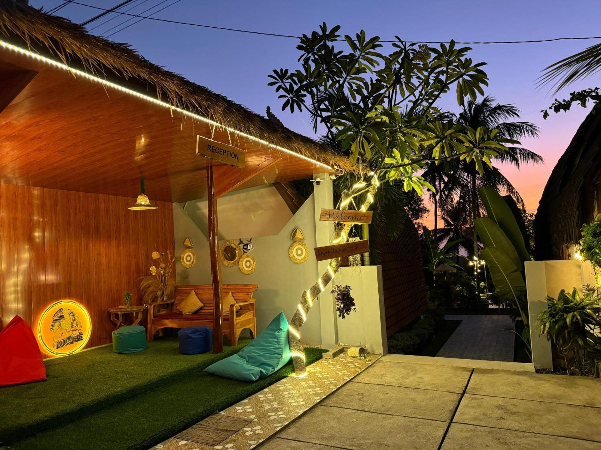 Meket Bungalows Toyapakeh Luaran gambar